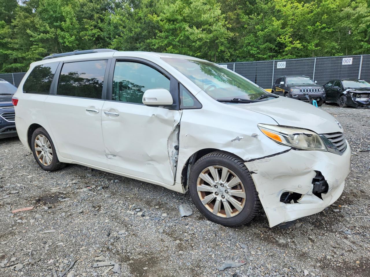 2015 Toyota Sienna Limited Premium 7-passenger White vin: 5TDYK3DC8FS592448