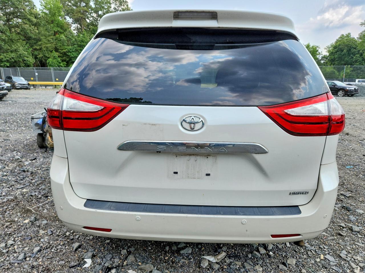 2015 Toyota Sienna Limited Premium 7-passenger White vin: 5TDYK3DC8FS592448