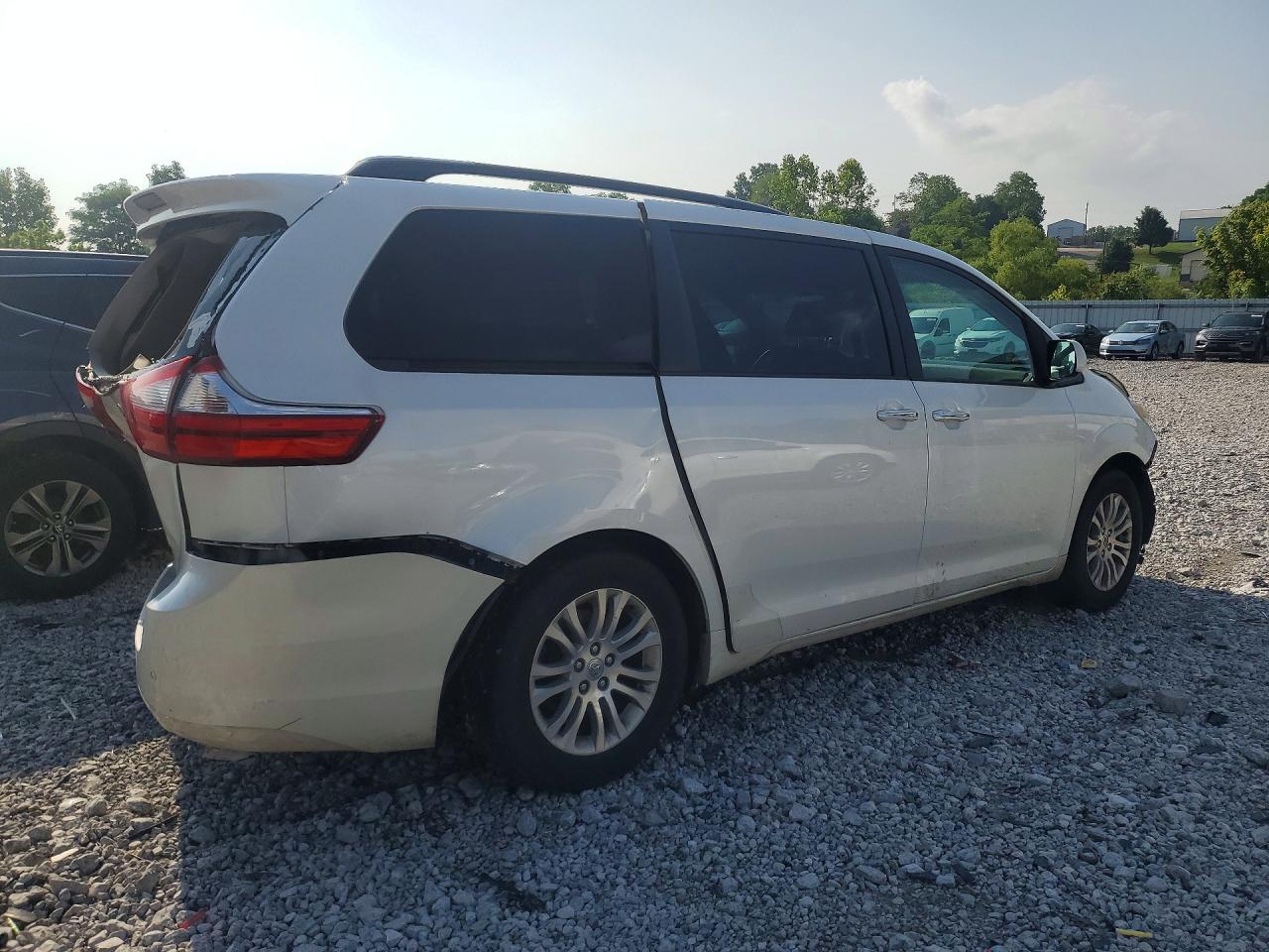 2015 Toyota Sienna Xle Premium 8-passenger White vin: 5TDYK3DC8FS602976