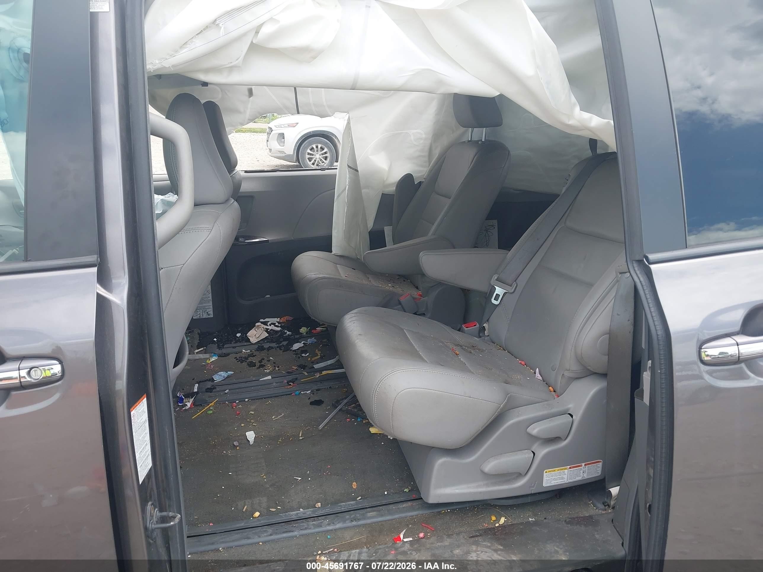 2015 Toyota Sienna Xle 8 Passenger Gray vin: 5TDYK3DC8FS604727