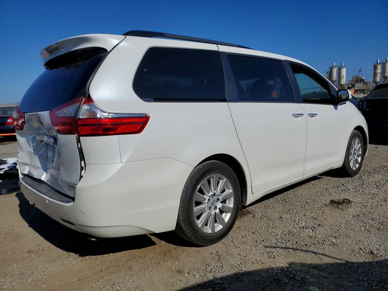 2015 Toyota Sienna Limited 7-passenger White vin: 5TDYK3DC8FS627926