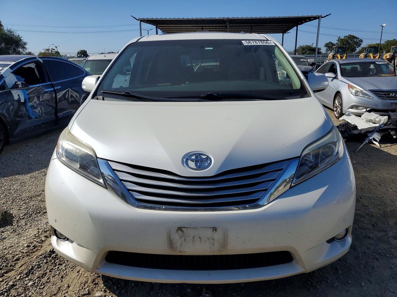 2015 Toyota Sienna Limited 7-passenger White vin: 5TDYK3DC8FS627926