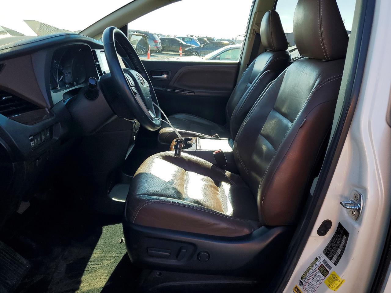 2015 Toyota Sienna Limited 7-passenger White vin: 5TDYK3DC8FS627926