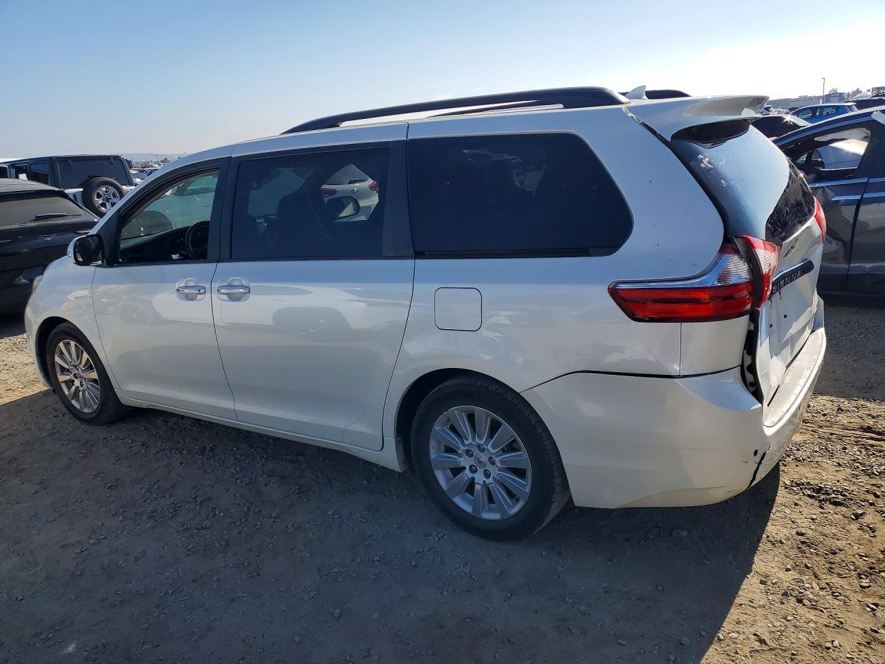 2015 Toyota Sienna Limited 7-passenger White vin: 5TDYK3DC8FS627926