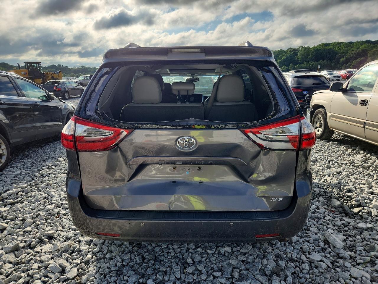 2015 Toyota Sienna Xle 8-passenger Gray vin: 5TDYK3DC8FS633645