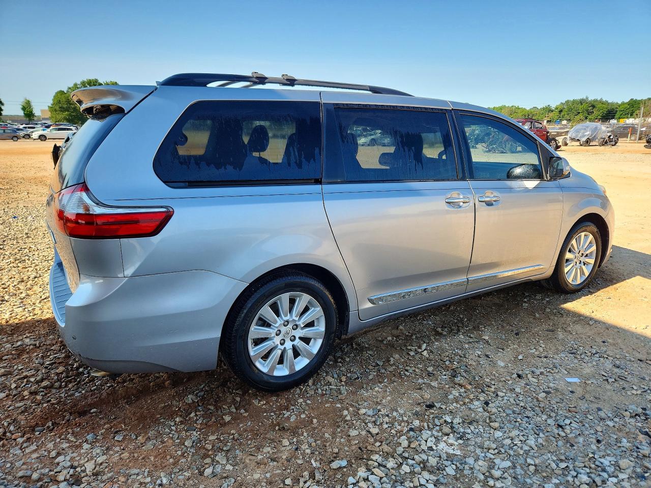 2015 Toyota Sienna Limited 7-passenger Silver vin: 5TDYK3DC8FS634908