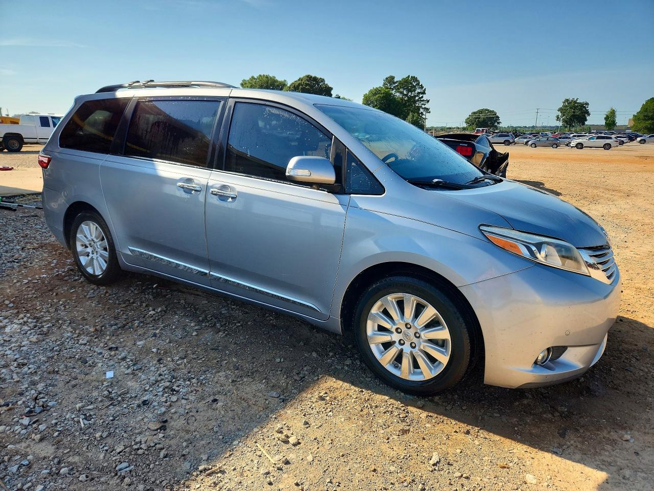 2015 Toyota Sienna Limited 7-passenger Silver vin: 5TDYK3DC8FS634908