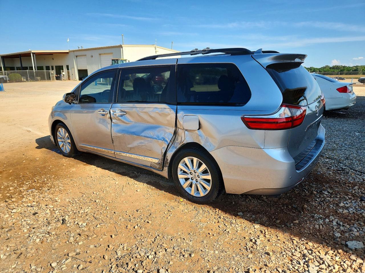 2015 Toyota Sienna Limited 7-passenger Silver vin: 5TDYK3DC8FS634908