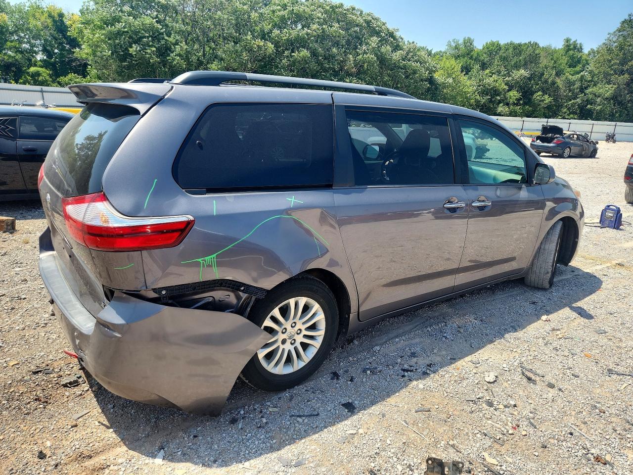 2015 Toyota Sienna Xle 8-passenger Gray vin: 5TDYK3DC8FS641809