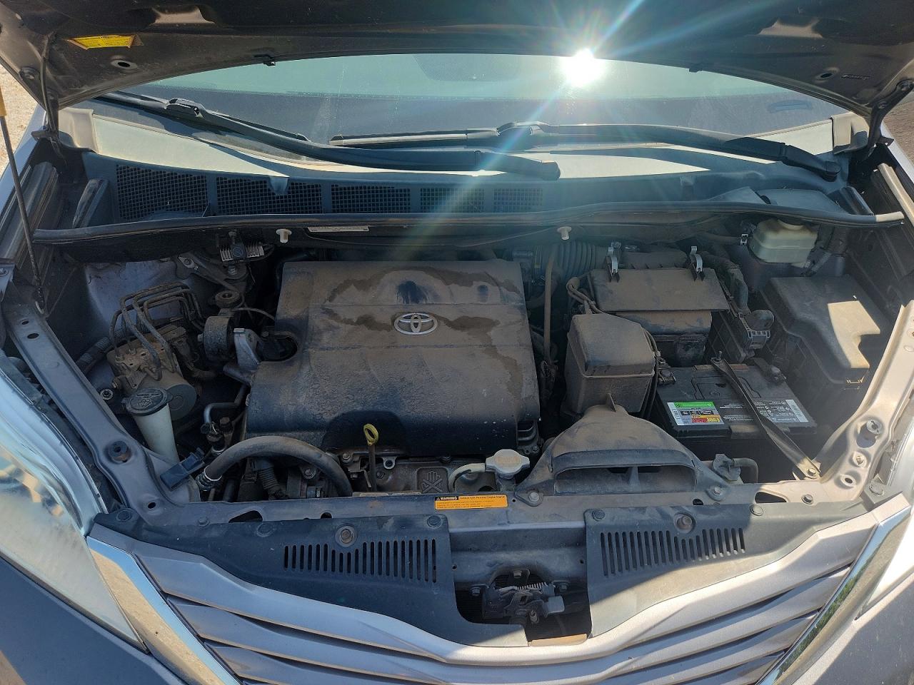 2015 Toyota Sienna Xle 8-passenger Gray vin: 5TDYK3DC8FS641809