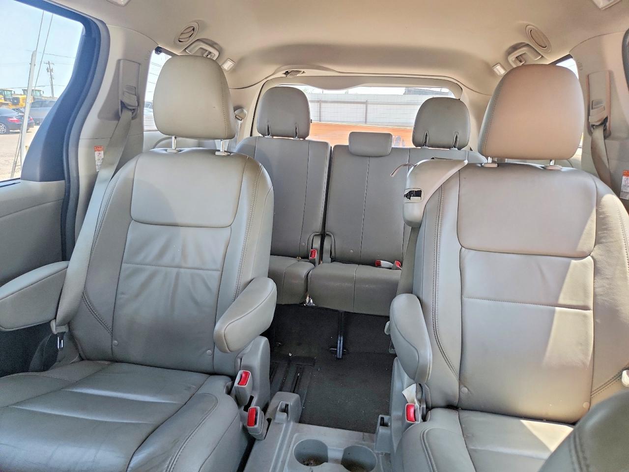 2015 Toyota Sienna Xle 8-passenger Gray vin: 5TDYK3DC8FS641809