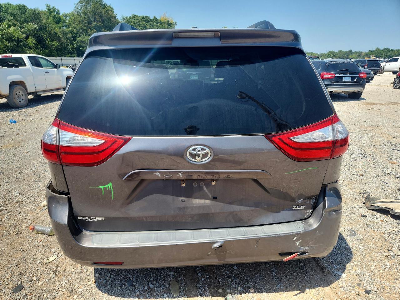 2015 Toyota Sienna Xle 8-passenger Gray vin: 5TDYK3DC8FS641809