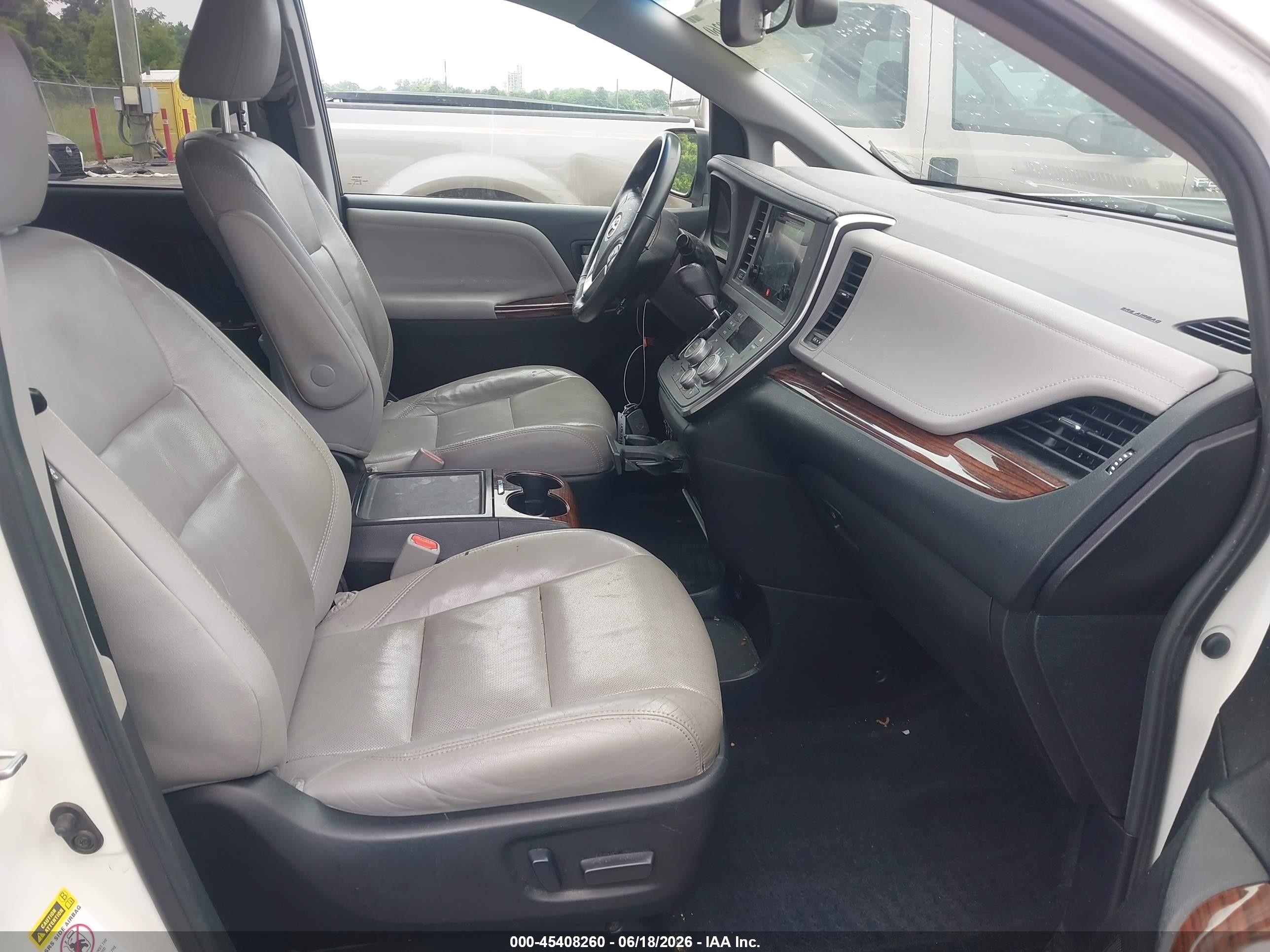 2015 Toyota Sienna Limited Premium 7 Passenger White vin: 5TDYK3DC8FS654768