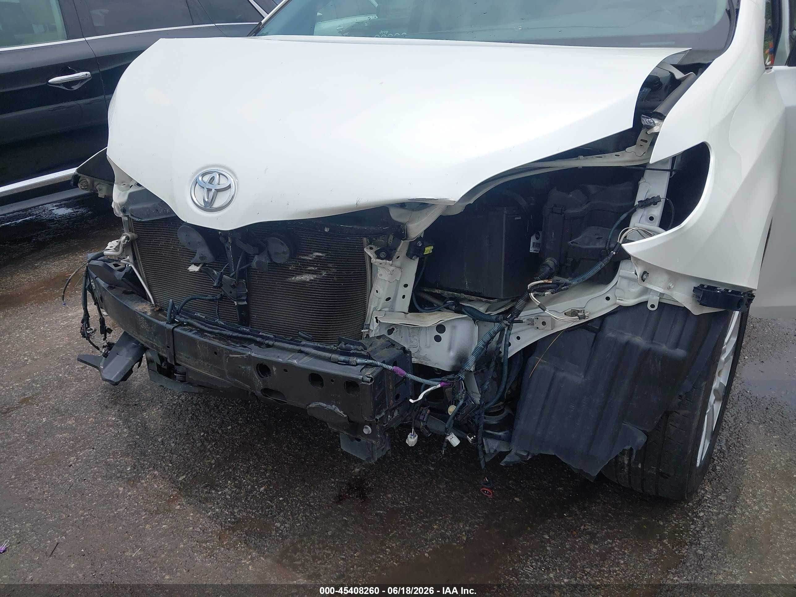 2015 Toyota Sienna Limited Premium 7 Passenger White vin: 5TDYK3DC8FS654768