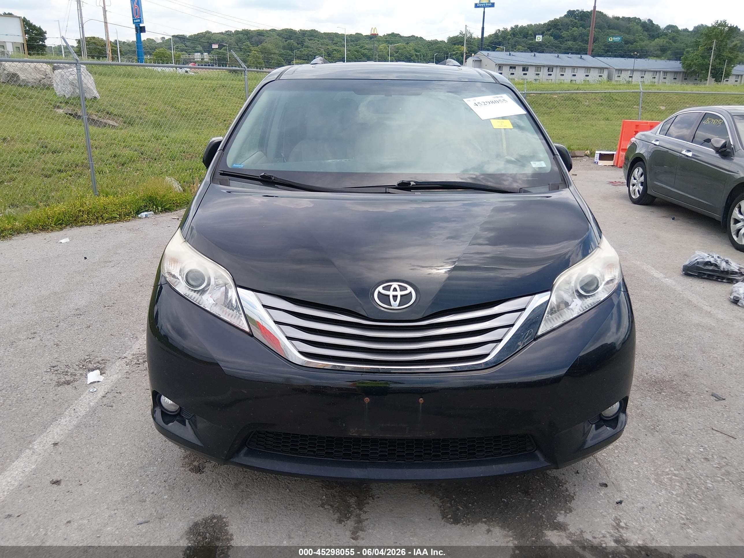 2015 Toyota Sienna Xle 8 Passenger Black vin: 5TDYK3DC8FS655080