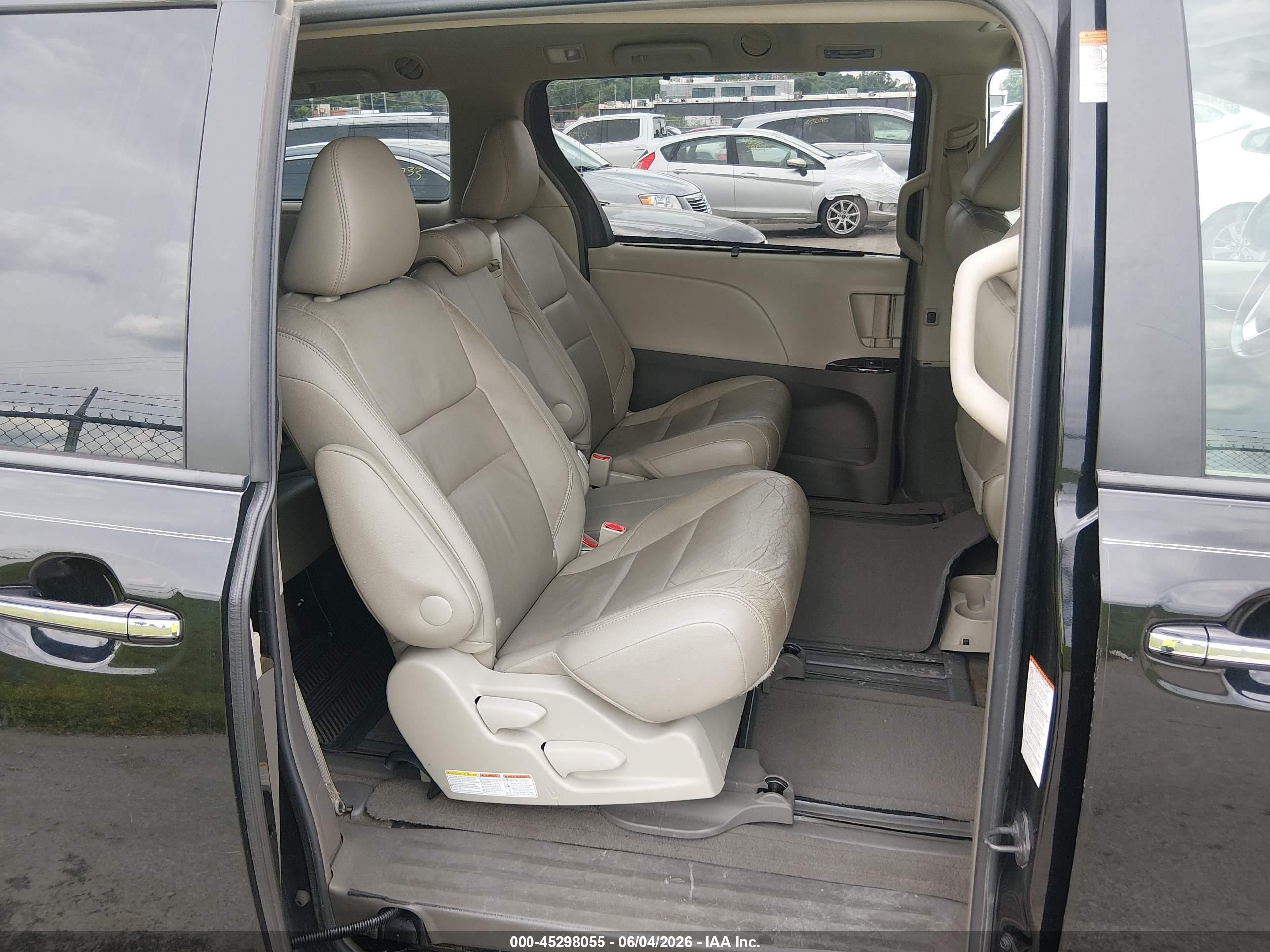 2015 Toyota Sienna Xle 8 Passenger Black vin: 5TDYK3DC8FS655080