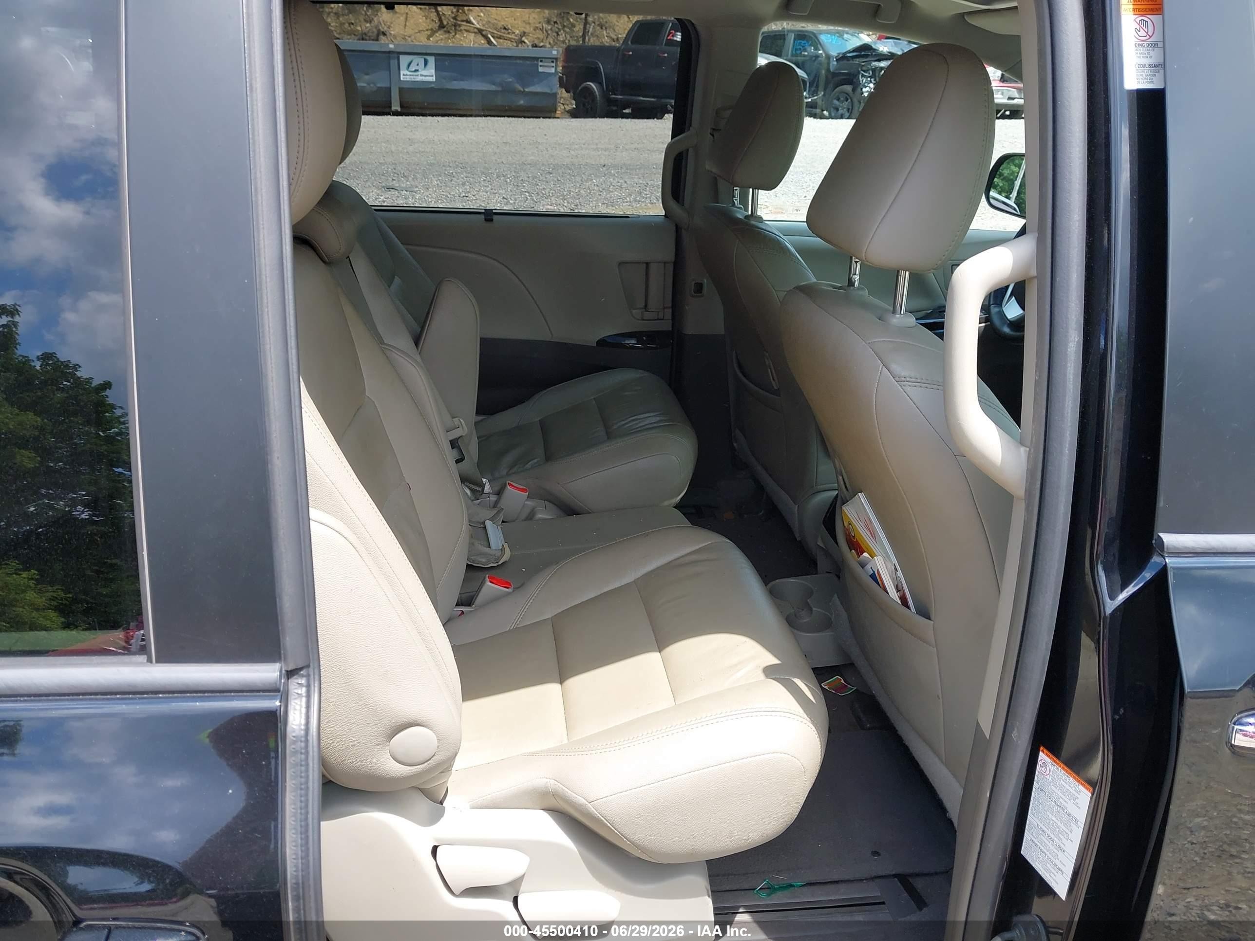 2015 Toyota Sienna Xle 8 Passenger Black vin: 5TDYK3DC8FS676494