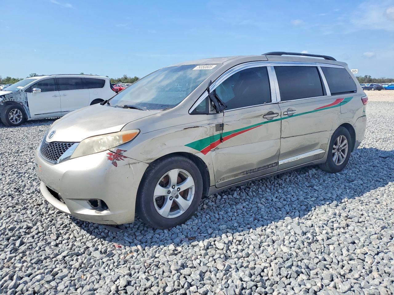 2015 Toyota Sienna Xle 8-passenger Beige vin: 5TDYK3DC8FS688872
