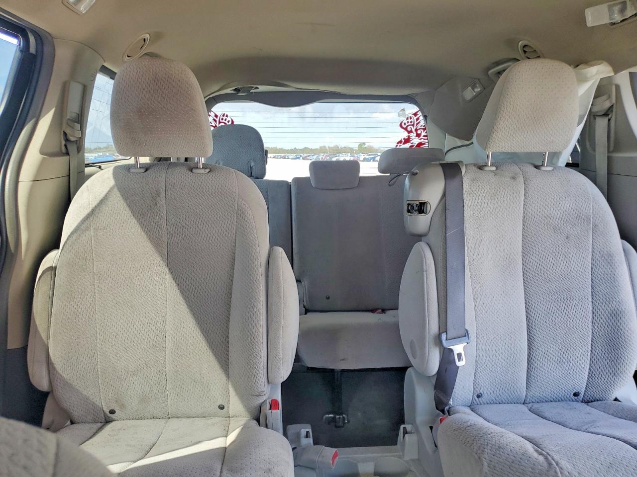 2015 Toyota Sienna Xle 8-passenger Beige vin: 5TDYK3DC8FS688872