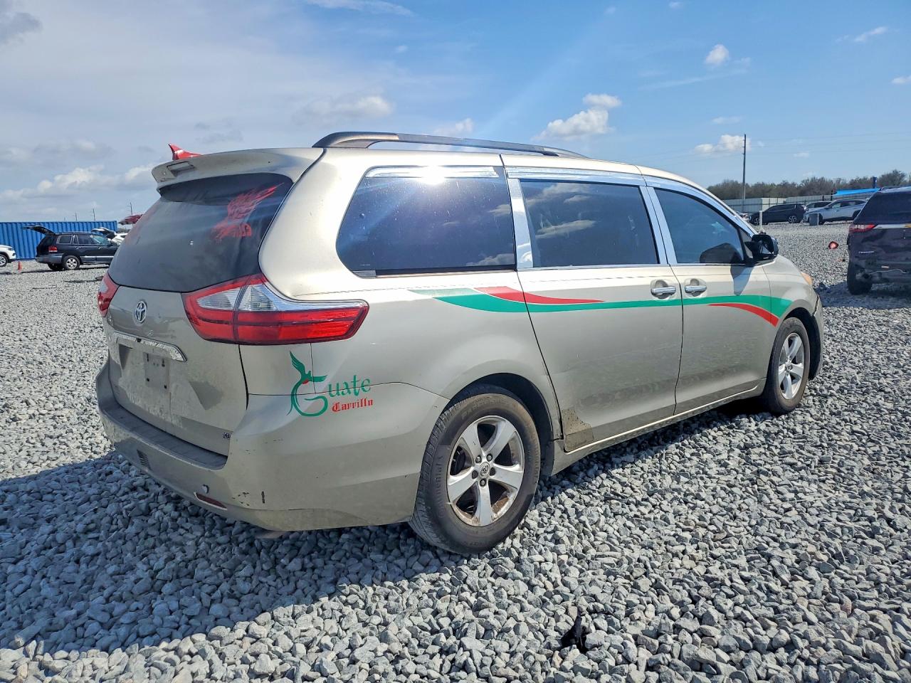 2015 Toyota Sienna Xle 8-passenger Beige vin: 5TDYK3DC8FS688872