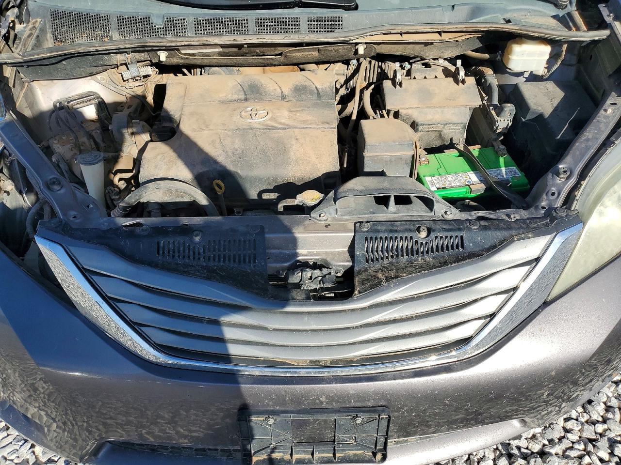 2011 Toyota Sienna Xle 8-passenger Gray vin: 5TDYK3DC9BS020556