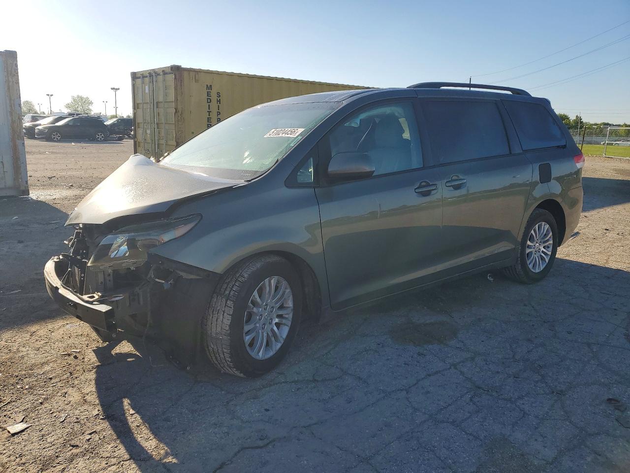2011 Toyota Sienna Xle 8-passenger Gray vin: 5TDYK3DC9BS037857