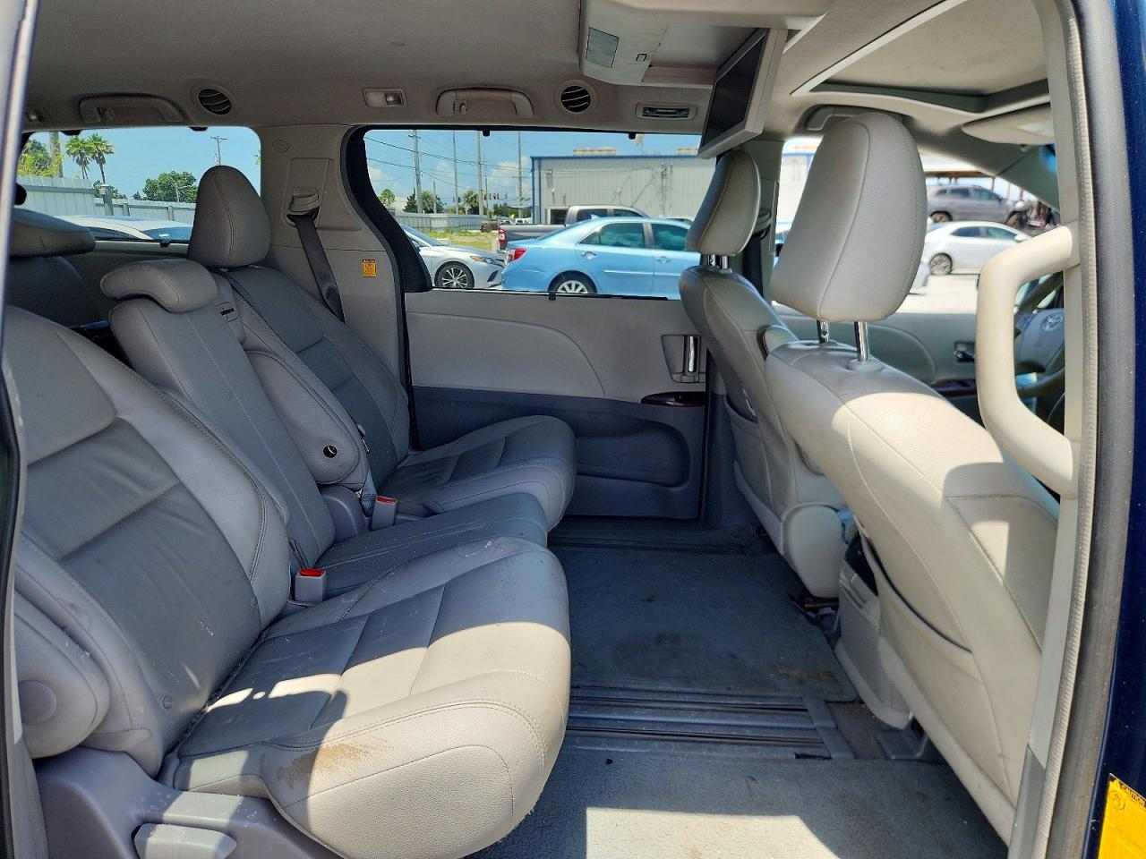 2011 Toyota Sienna Xle 8-passenger Blue vin: 5TDYK3DC9BS085181