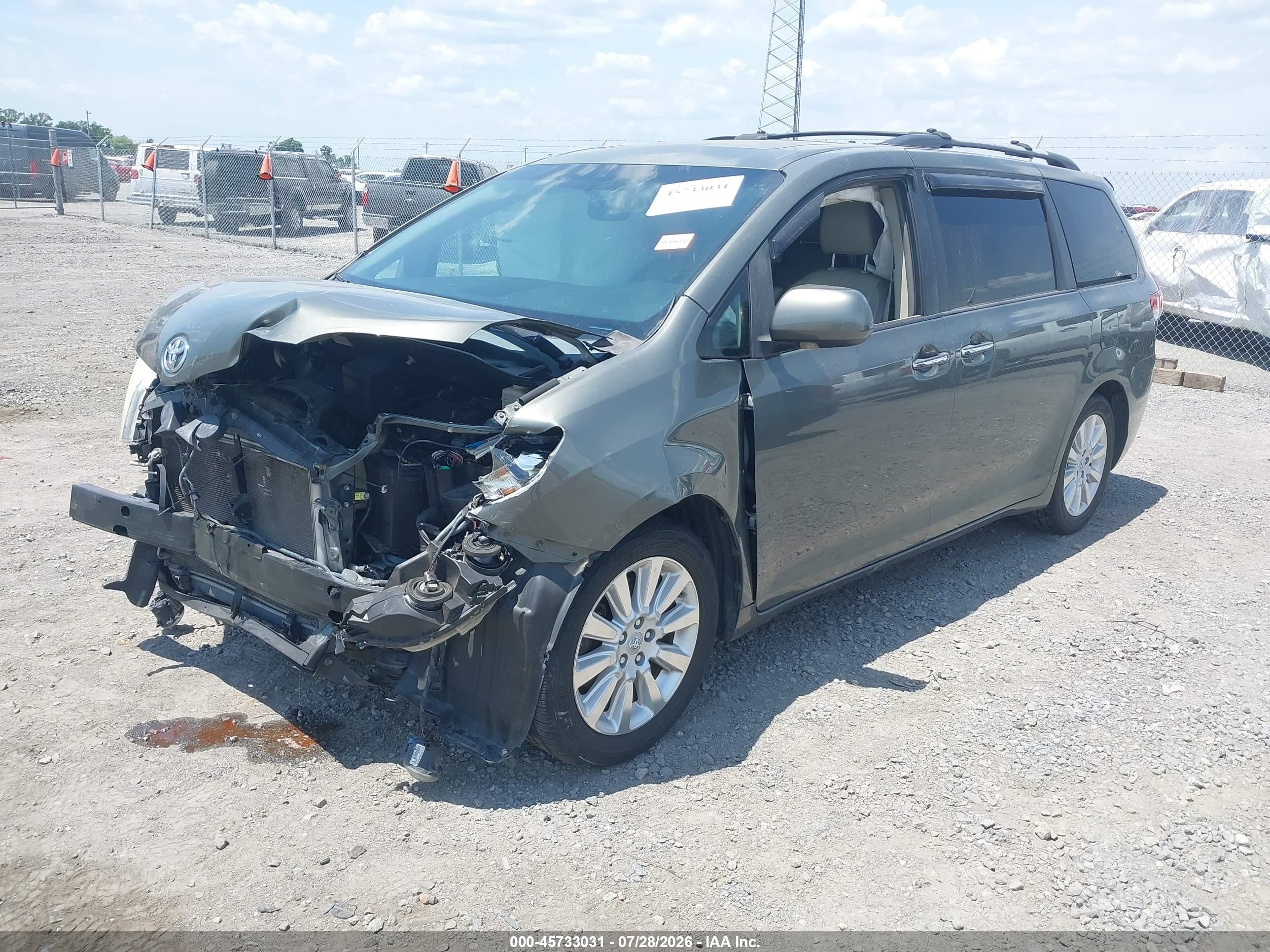 2011 Toyota Sienna Limited V6 Серый vin: 5TDYK3DC9BS100407