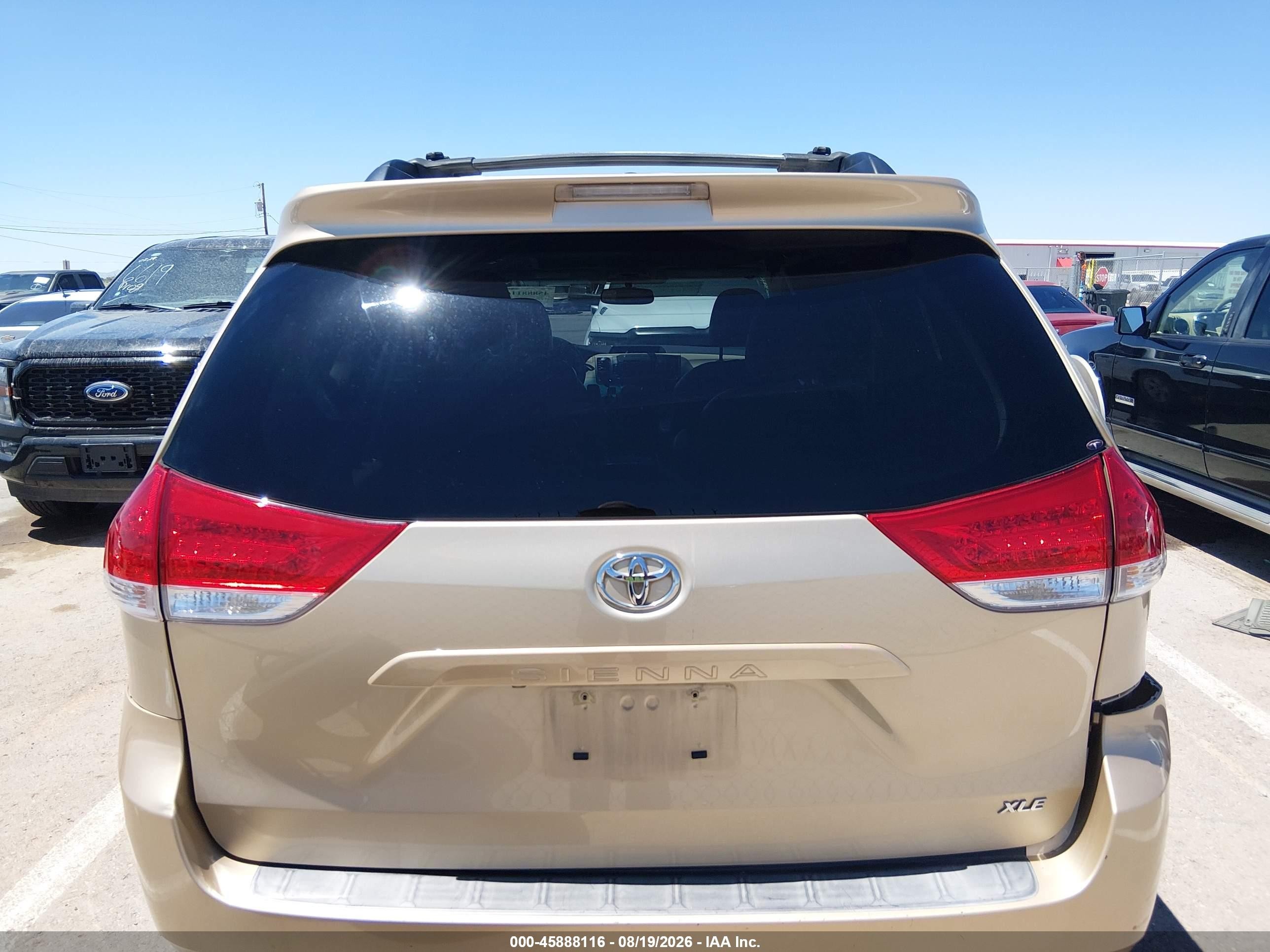 2011 Toyota Sienna Xle V6 Tan vin: 5TDYK3DC9BS108622