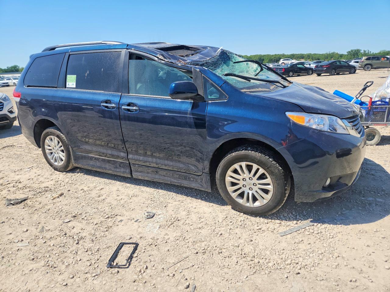 2011 Toyota Sienna Xle 8-passenger Blue vin: 5TDYK3DC9BS146271