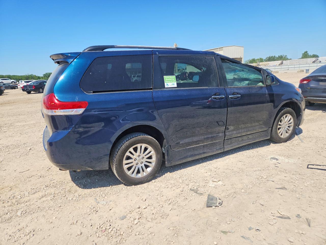 2011 Toyota Sienna Xle 8-passenger Blue vin: 5TDYK3DC9BS146271