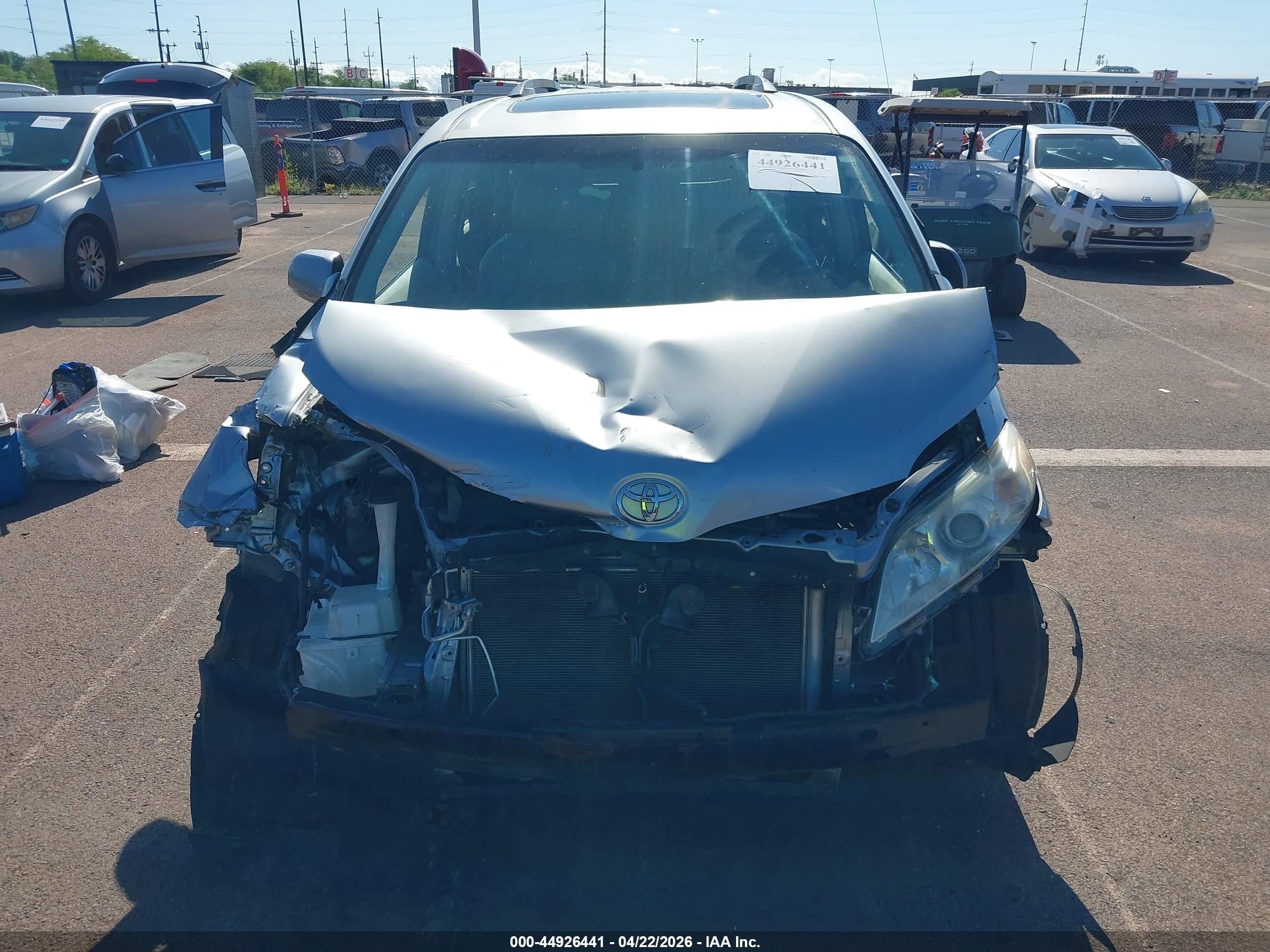 2011 Toyota Sienna Xle V6 Silver vin: 5TDYK3DC9BS170411