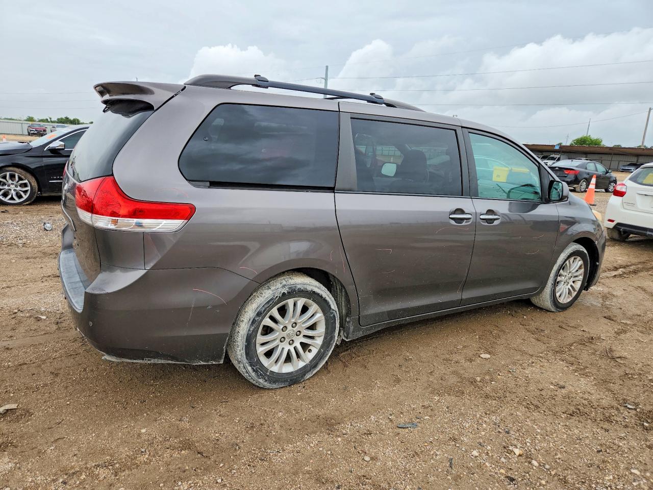 2012 Toyota Sienna Xle 8-passenger Gray vin: 5TDYK3DC9CS201092