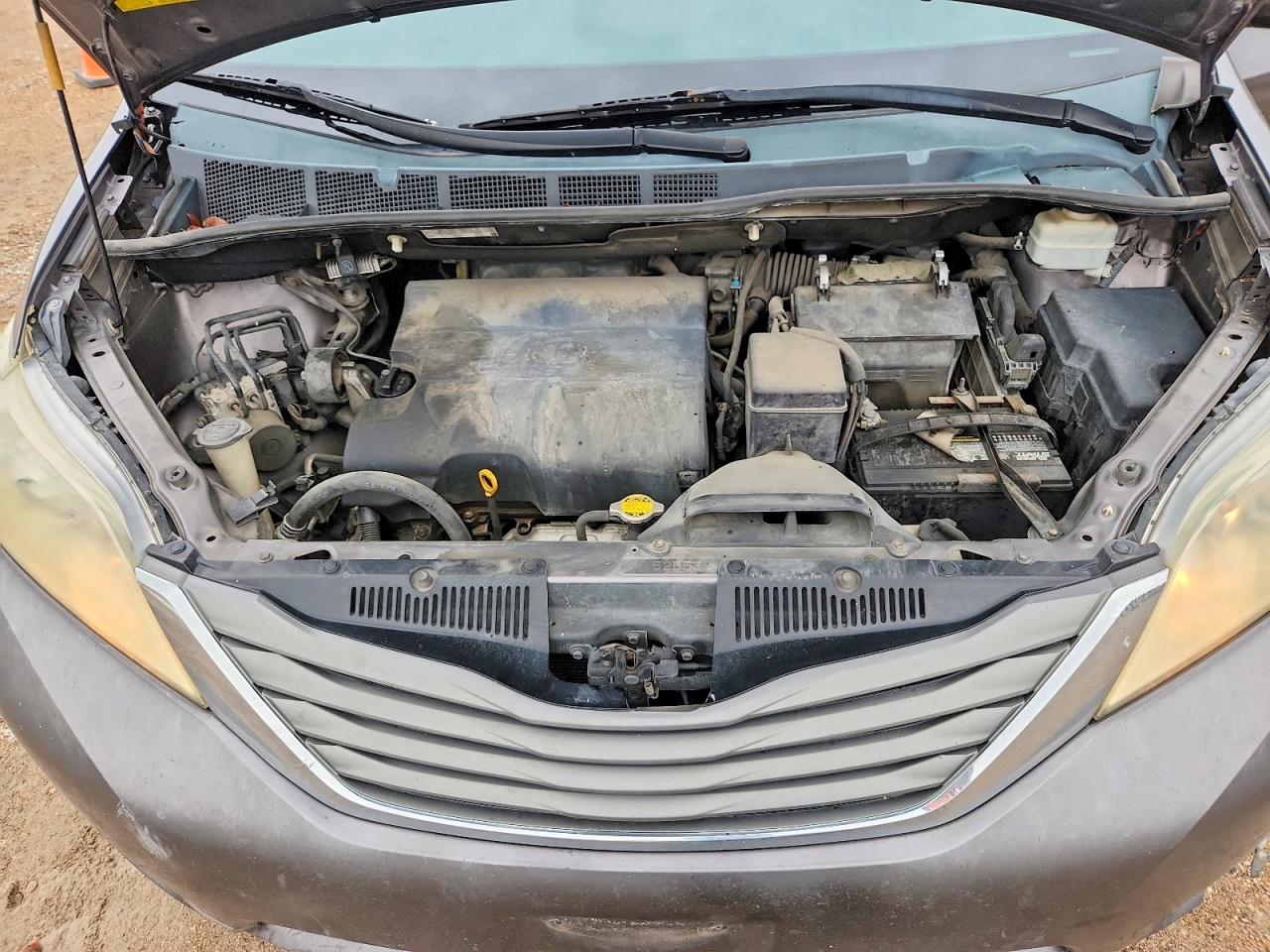 2012 Toyota Sienna Xle 8-passenger Gray vin: 5TDYK3DC9CS201092