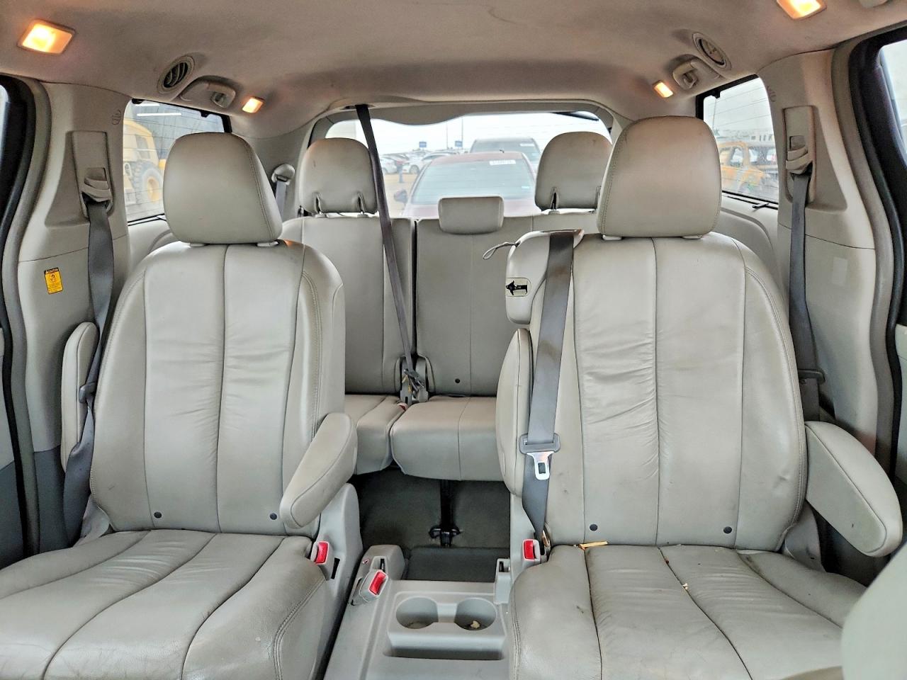 2012 Toyota Sienna Xle 8-passenger Gray vin: 5TDYK3DC9CS201092