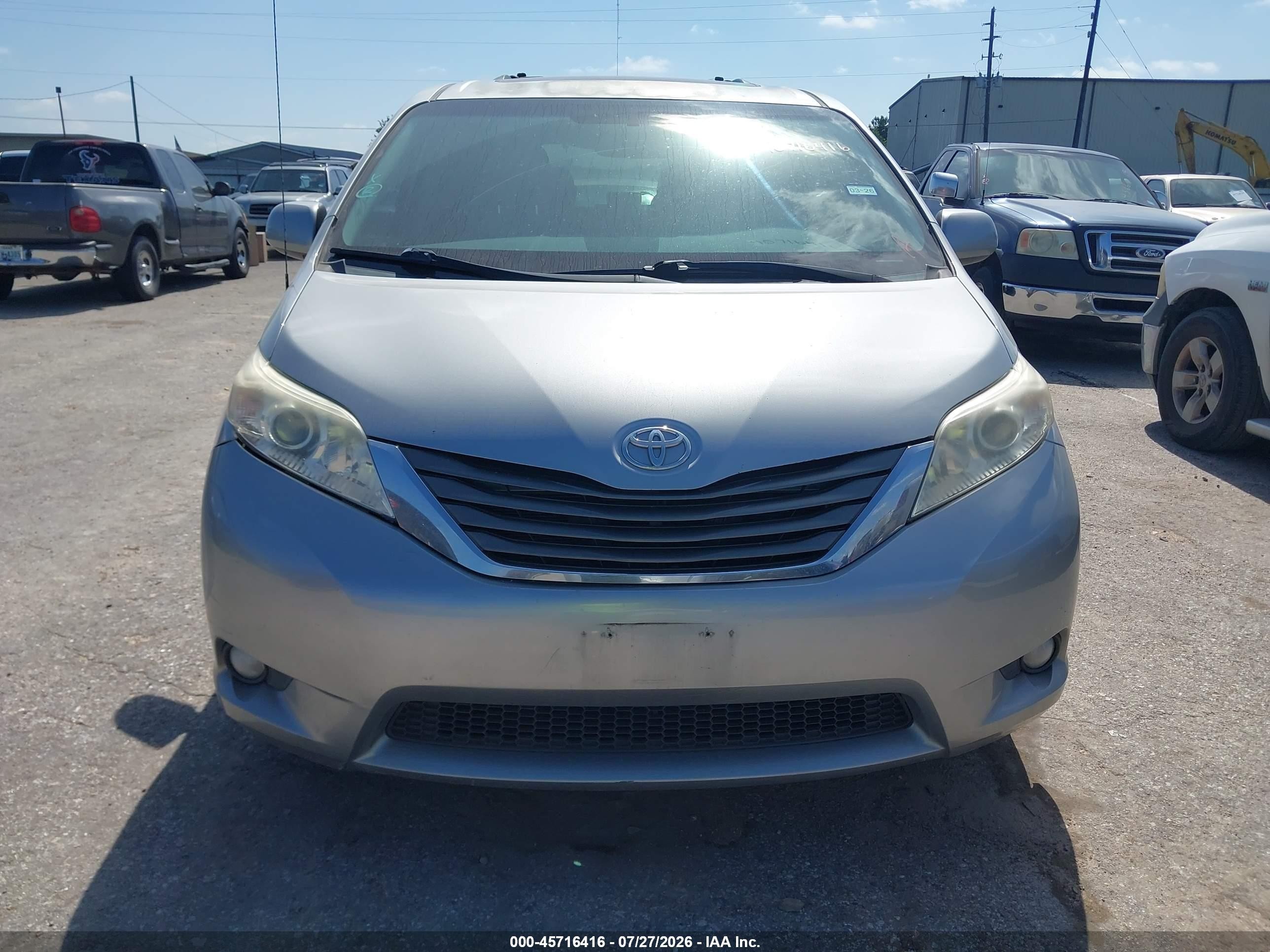 2012 Toyota Sienna Xle V6 8 Passenger Silver vin: 5TDYK3DC9CS209029