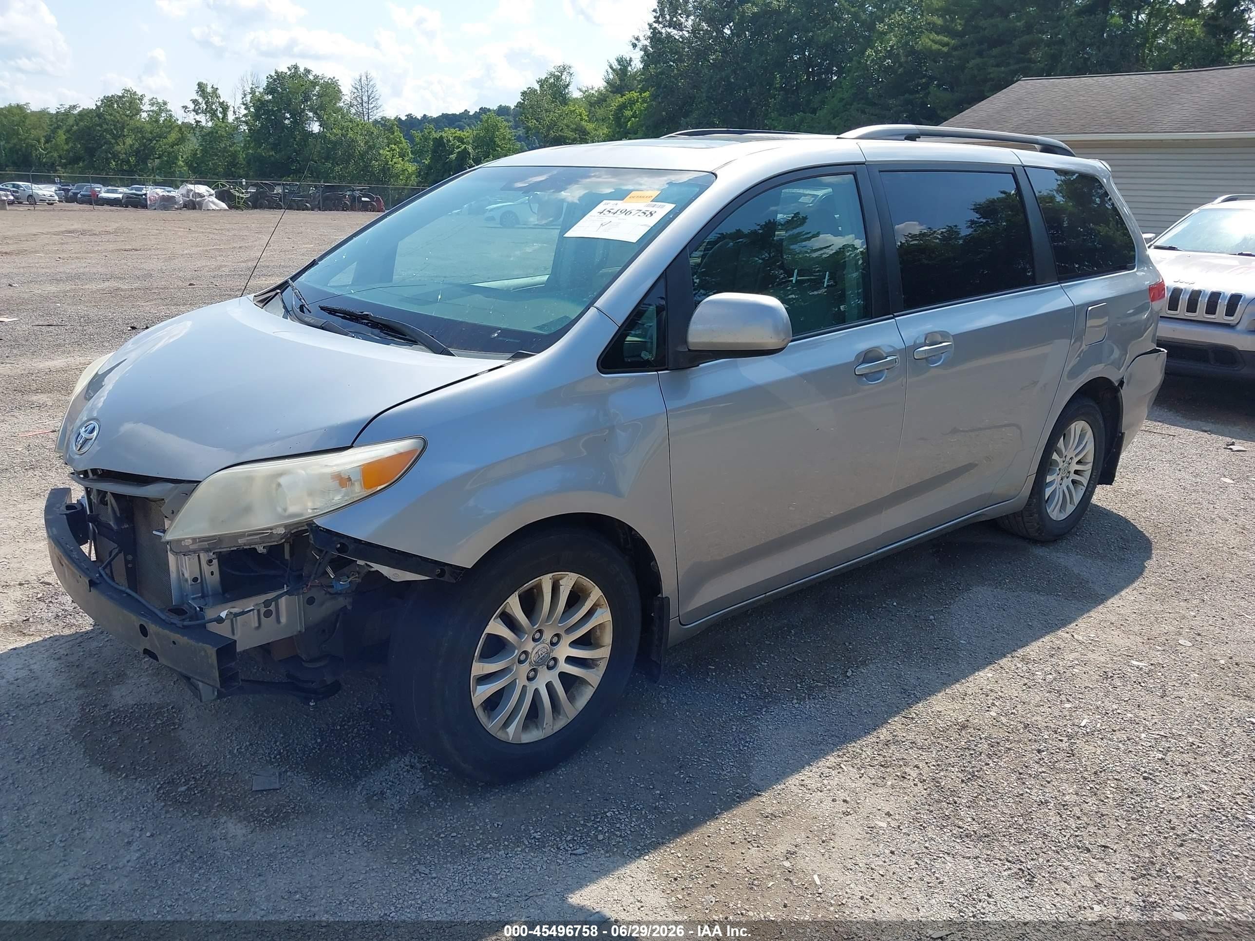2012 Toyota Sienna Xle V6 8 Passenger Silver vin: 5TDYK3DC9CS216093