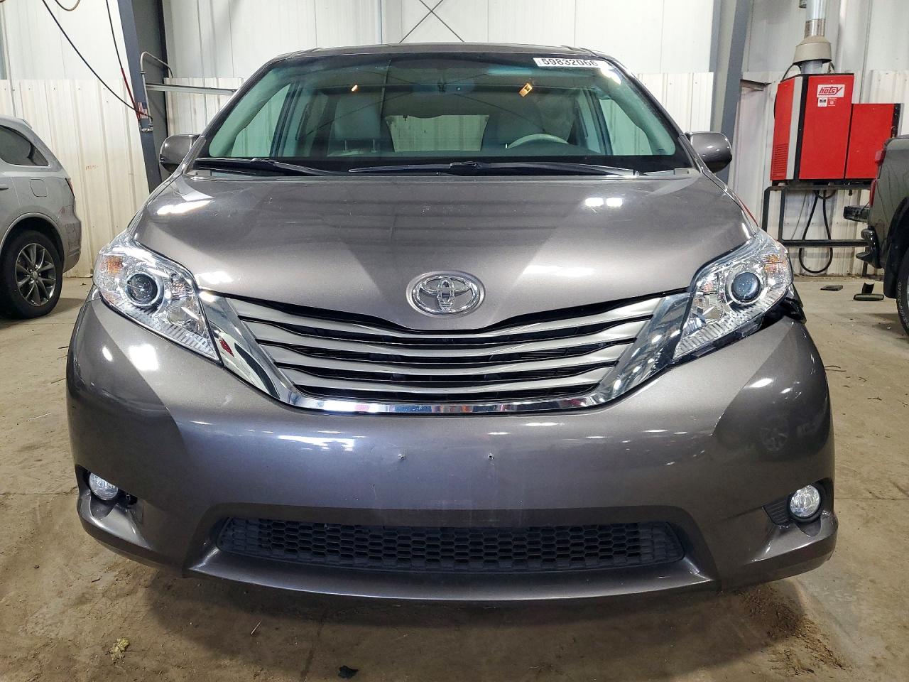 2012 Toyota Sienna Xle 7-passenger Auto Access Se Gray vin: 5TDYK3DC9CS227935