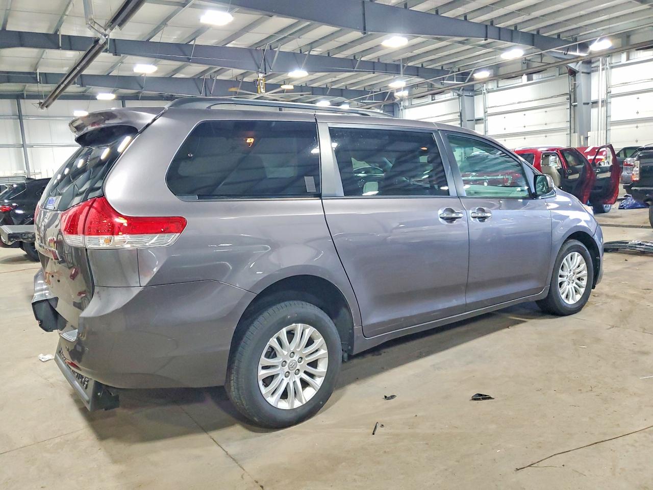 2012 Toyota Sienna Xle 7-passenger Auto Access Se Gray vin: 5TDYK3DC9CS227935
