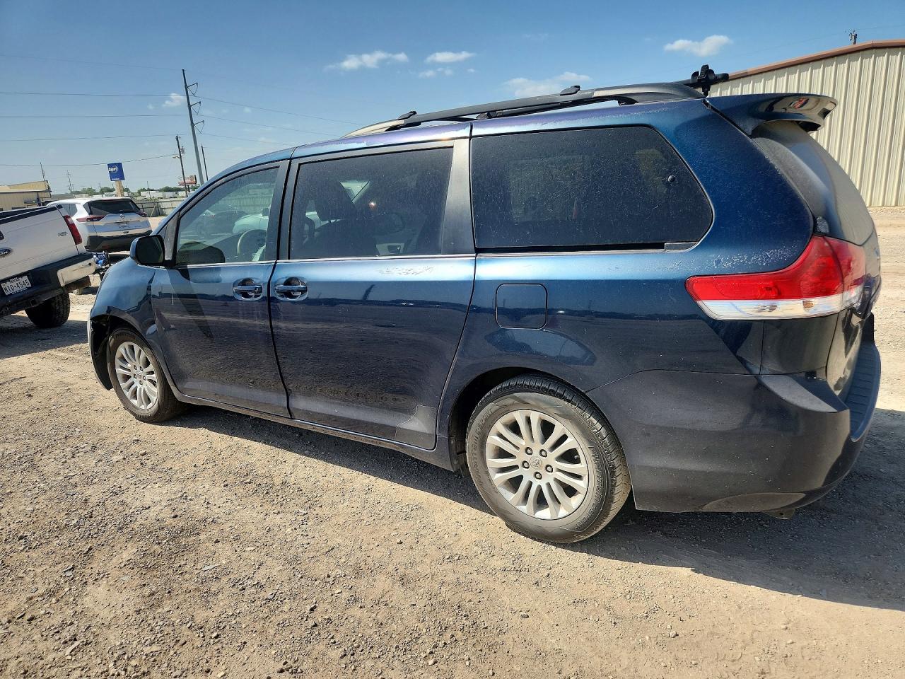 2012 Toyota Sienna Xle 8-passenger Blue vin: 5TDYK3DC9CS240989