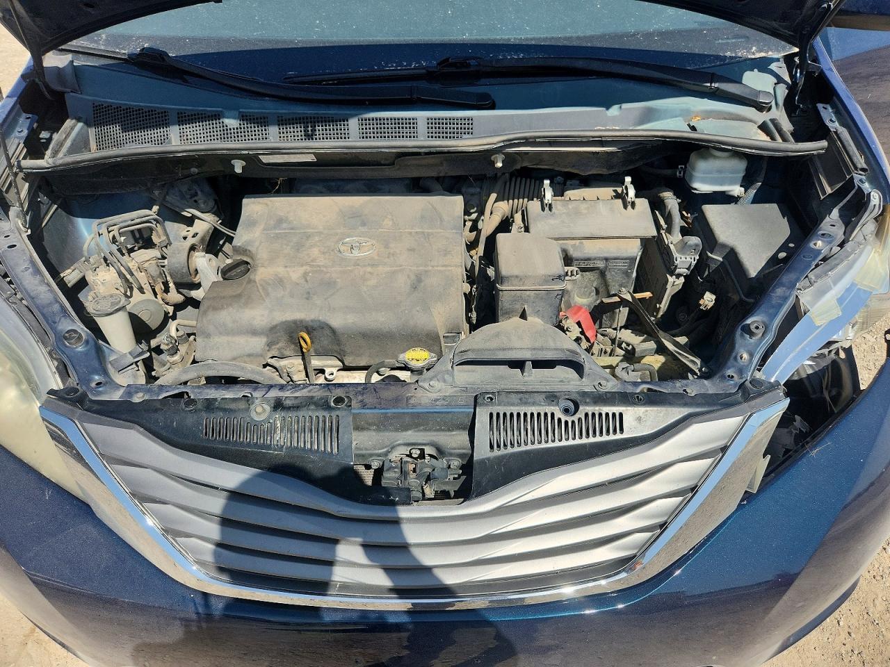 2012 Toyota Sienna Xle 8-passenger Blue vin: 5TDYK3DC9CS240989