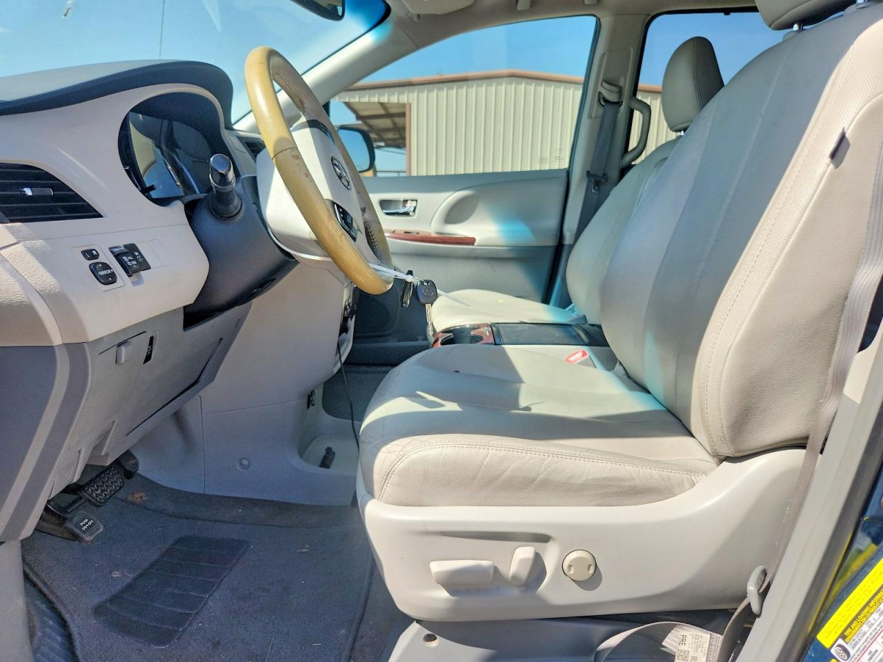 2012 Toyota Sienna Xle 8-passenger Blue vin: 5TDYK3DC9CS240989