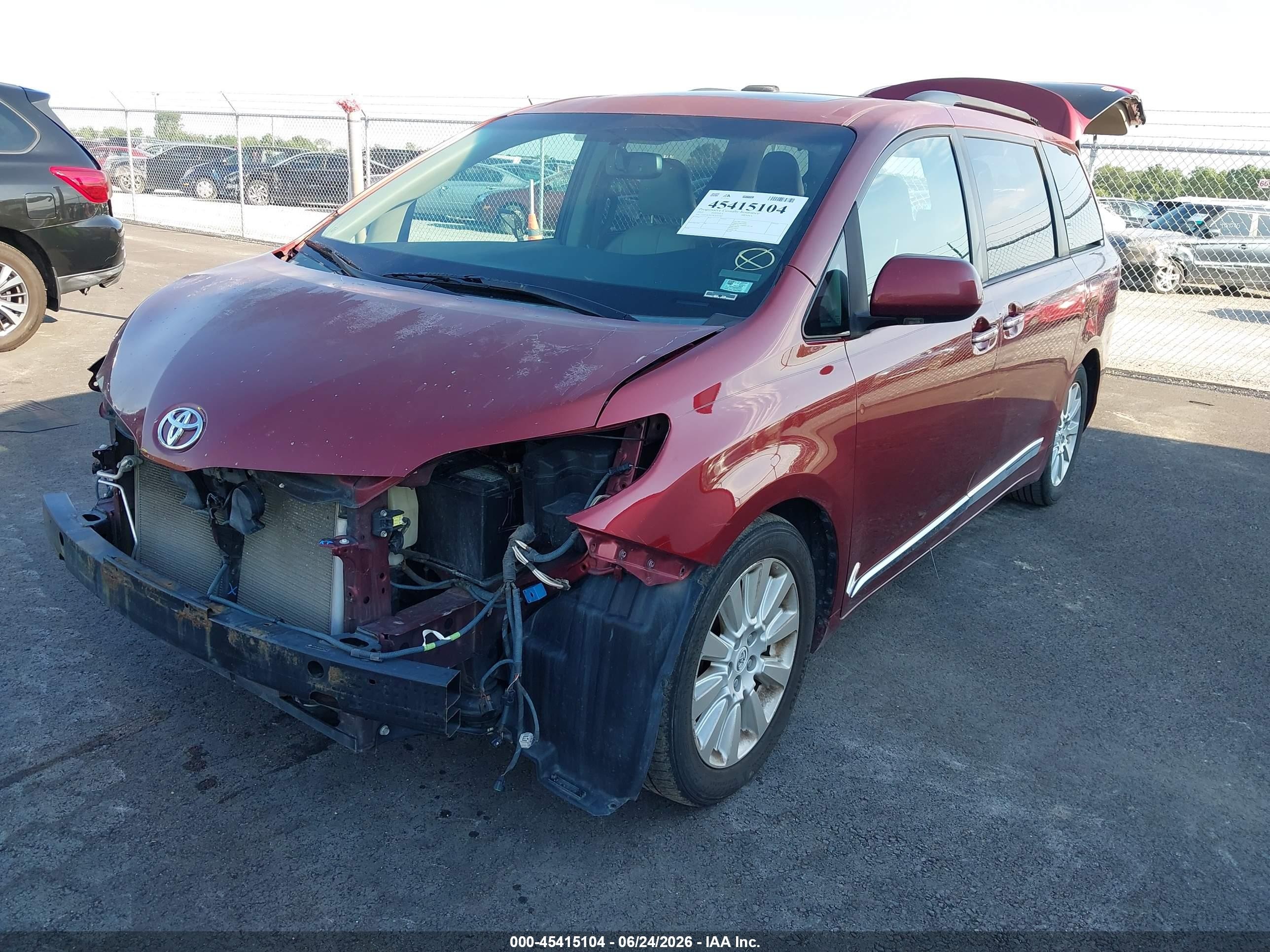2012 Toyota Sienna Limited V6 7 Passenger Красный vin: 5TDYK3DC9CS247781