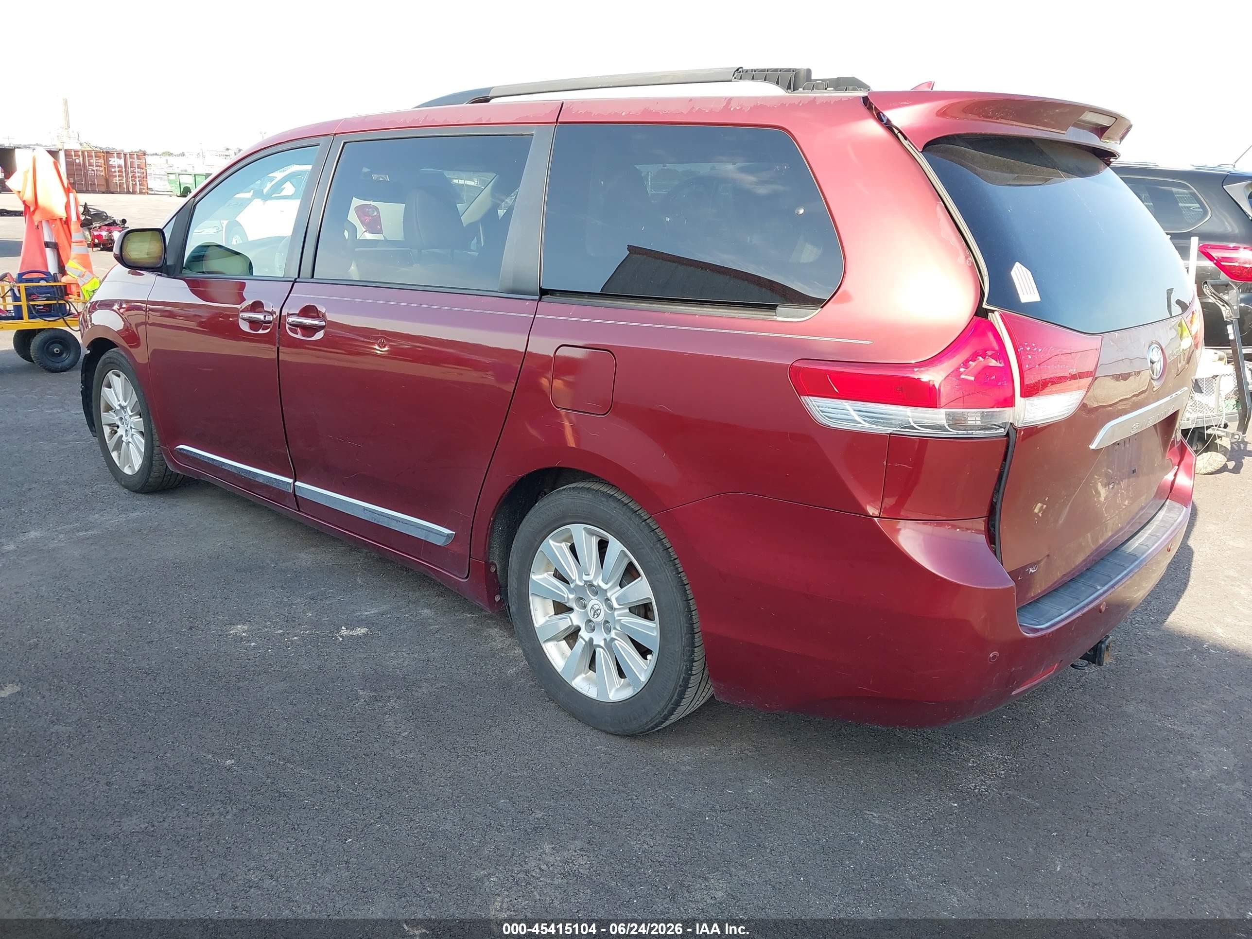 2012 Toyota Sienna Limited V6 7 Passenger Красный vin: 5TDYK3DC9CS247781