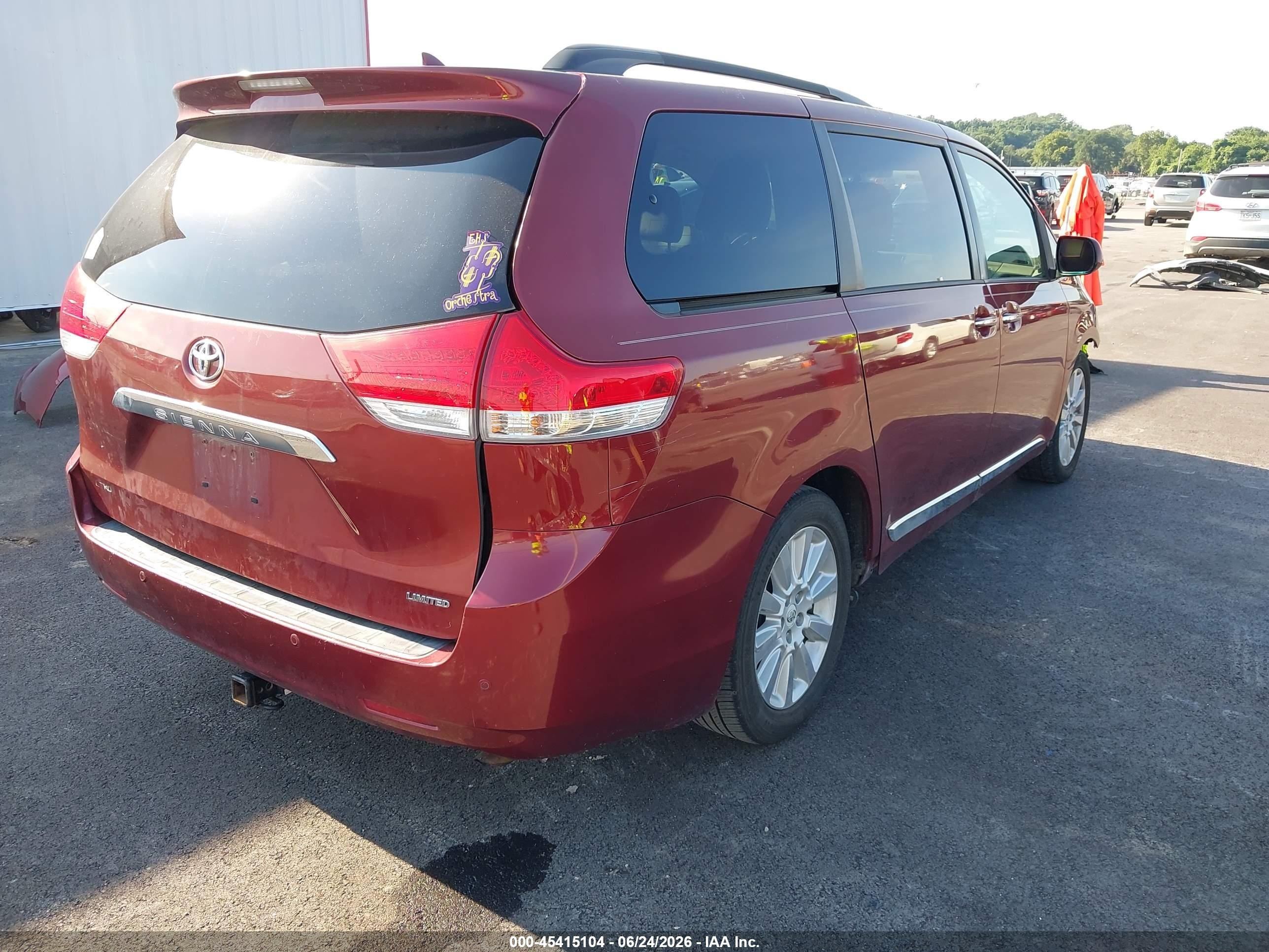 2012 Toyota Sienna Limited V6 7 Passenger Красный vin: 5TDYK3DC9CS247781