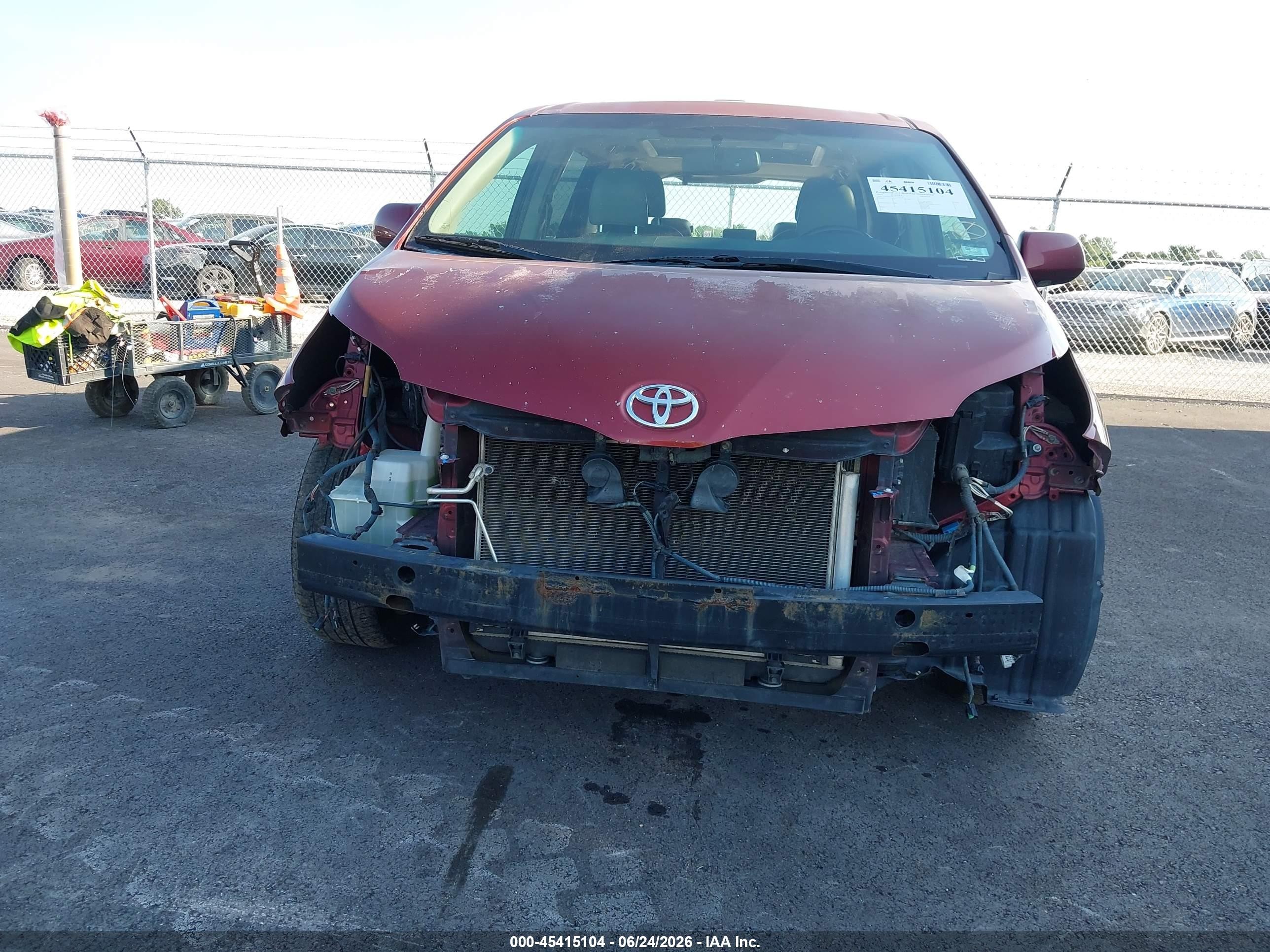 2012 Toyota Sienna Limited V6 7 Passenger Красный vin: 5TDYK3DC9CS247781
