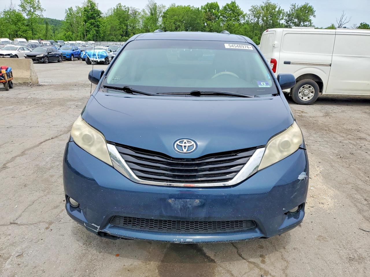 2012 Toyota Sienna Xle 8-passenger Blue vin: 5TDYK3DC9CS260322