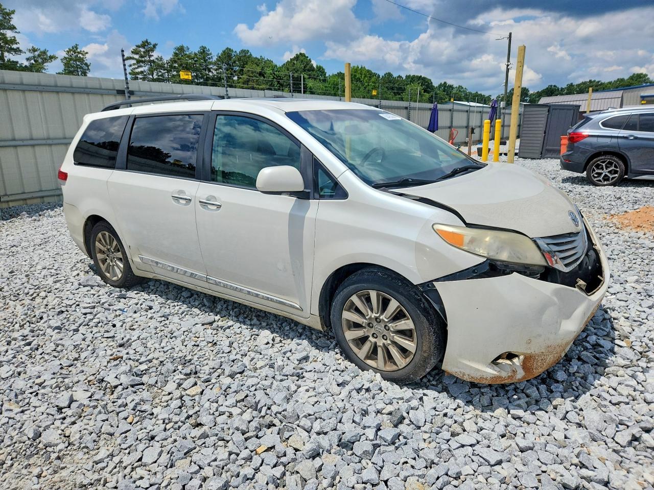 2012 Toyota Sienna Limited 7-passenger White vin: 5TDYK3DC9CS263642