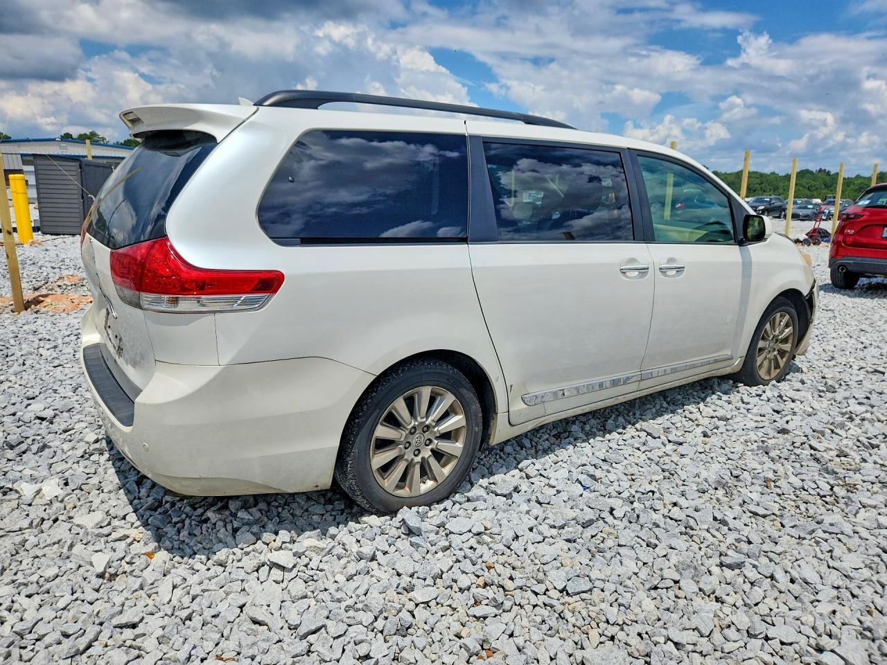 2012 Toyota Sienna Limited 7-passenger White vin: 5TDYK3DC9CS263642