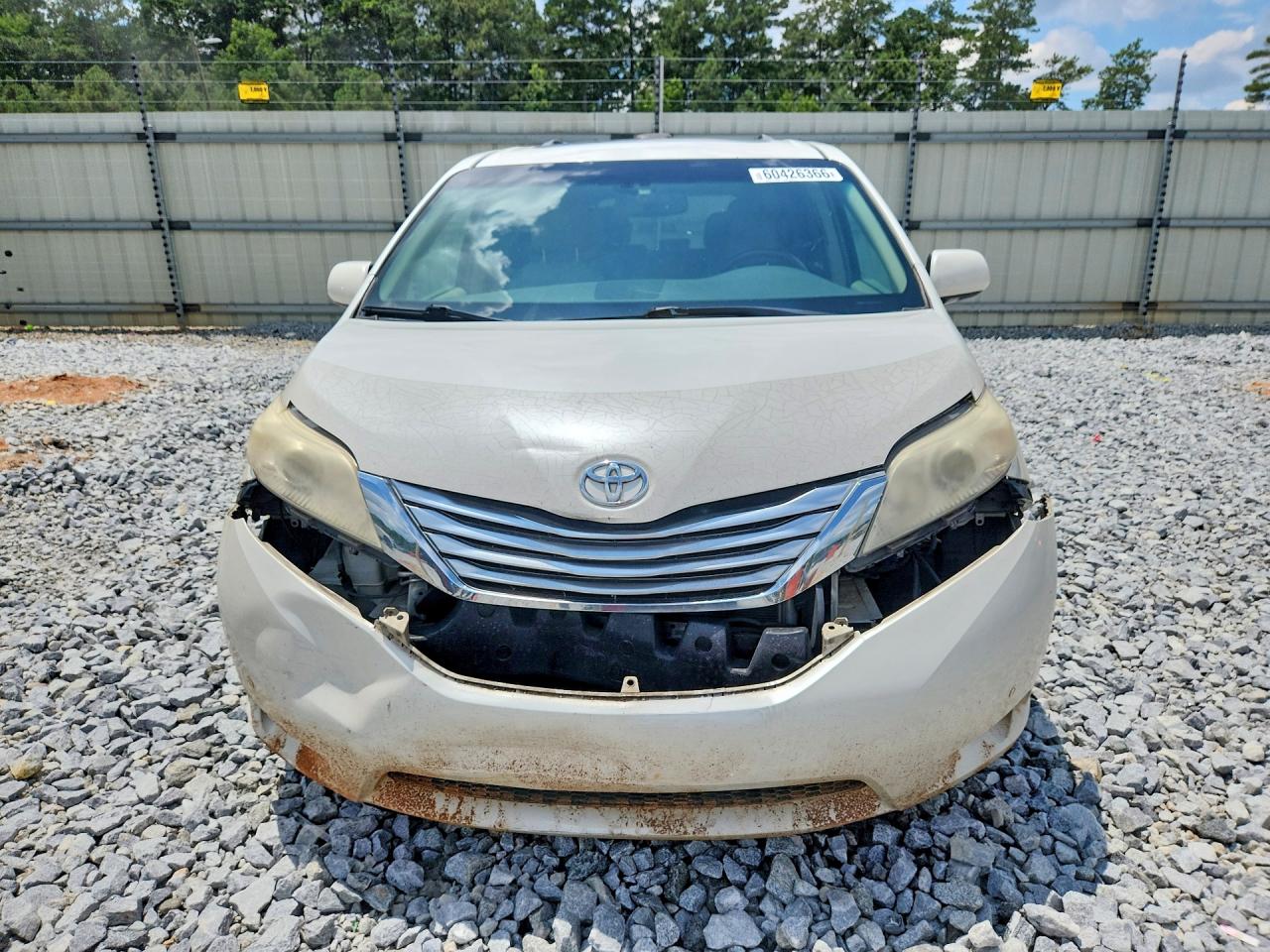 2012 Toyota Sienna Limited 7-passenger White vin: 5TDYK3DC9CS263642